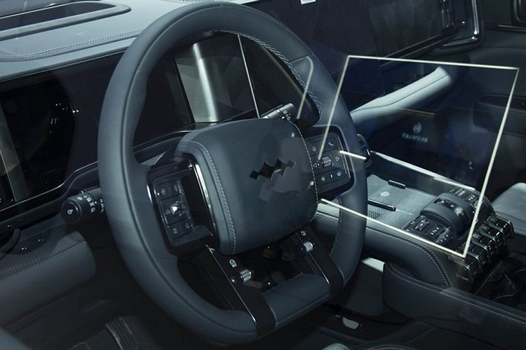 Cung cấp sức mạnh cho Fang Cheng Bao Leopard 5 là hệ truyền động plug-in hybrid có tên Dual Mode Off-Road (DMO) của hãng BYD. Hệ truyền động này bao gồm máy xăng 4 xi-lanh, dung tích 1.5L và 2 mô-tơ điện, cho công suất tổng cộng 670 mã lực cùng mô-men xoắn cực đại 760 Nm. Bên cạnh đó là hệ dẫn động 4 bánh 4WD và 3 khóa vi sai khác nhau.