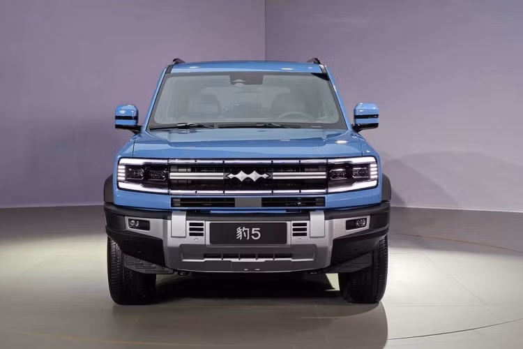 Fang Cheng Bao là thương hiệu con của hãng BYD. Hãng xe này được định vị trên Denza nhưng thấp so với YangWang hàng đầu. Được biết, hiện thương hiệu Fang Cheng Bao của BYD sẽ tập trung vào các mẫu SUV việt dã và xe thể thao.