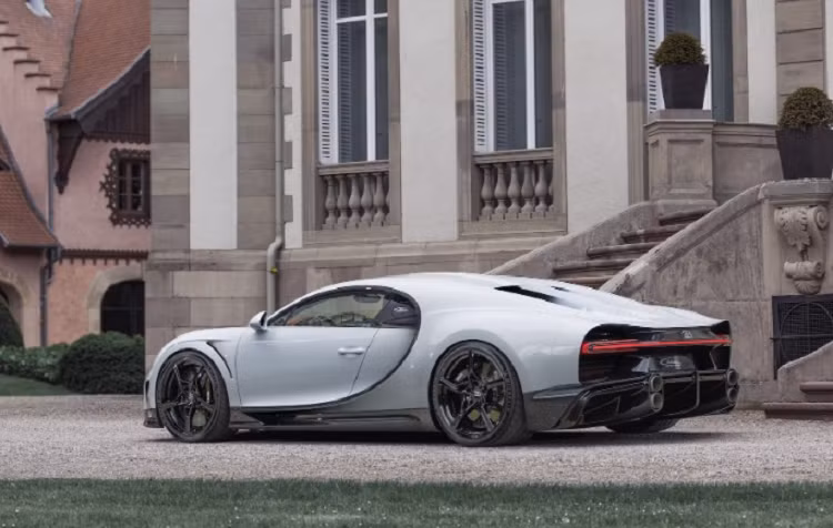 Bugatti Chiron gia 93 ty dong bi trieu hoi vi... lap nham banh-Hinh-2