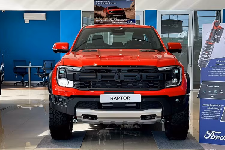 Can canh Ford Ranger Raptor 2023 tai Viet Nam, ban V6 tren 1,5 ty-Hinh-3