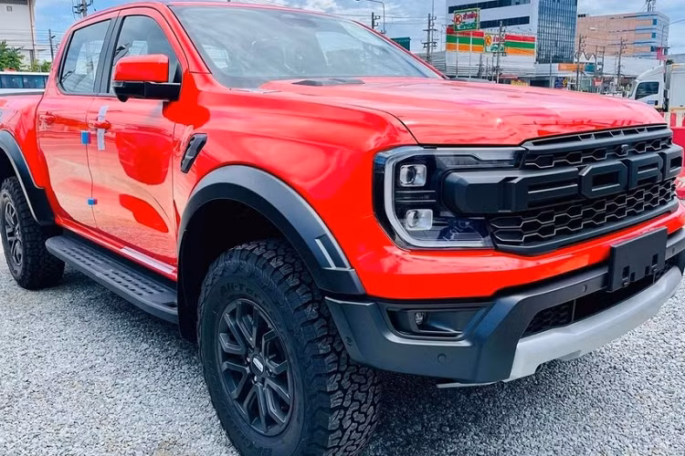 Can canh Ford Ranger Raptor 2023 tai Viet Nam, ban V6 tren 1,5 ty