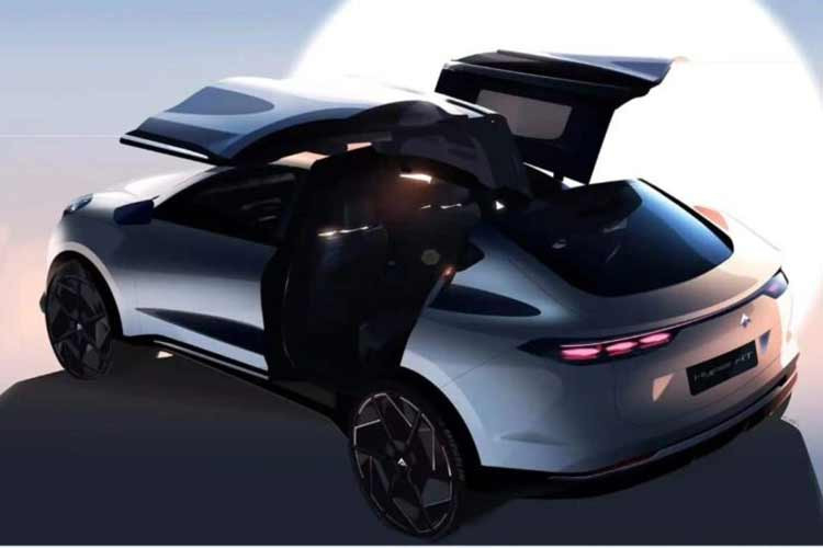 Thông số cụ thể của cụm pin vẫn chưa được GAC Aion tiết lộ nhưng hãng cho biết Hyper HT sẽ có khả năng di chuyển quãng đường lên tới 600 km với một lần sạc đầy.