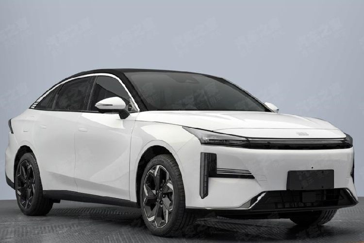 Nhìn từ bên hông, Geely Galaxy L6 tại Trung Quốc sử dụng kiểu dáng trượt về phía sau, được trang bị tay nắm cửa ẩn và bánh xe 5 chấu kép, thiết kế kiểu cách, khiến chiếc xe này trông rất thể thao.