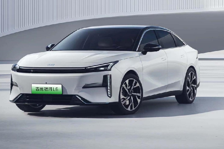 Về sức mạnh, chiếc xe mới sẽ được trang bị kiến trúc hybrid điện thông minh e-CMA, hệ thống hybrid điện thông minh Raytheon thế hệ mới 8848 và hệ thống an toàn pin Aegis.