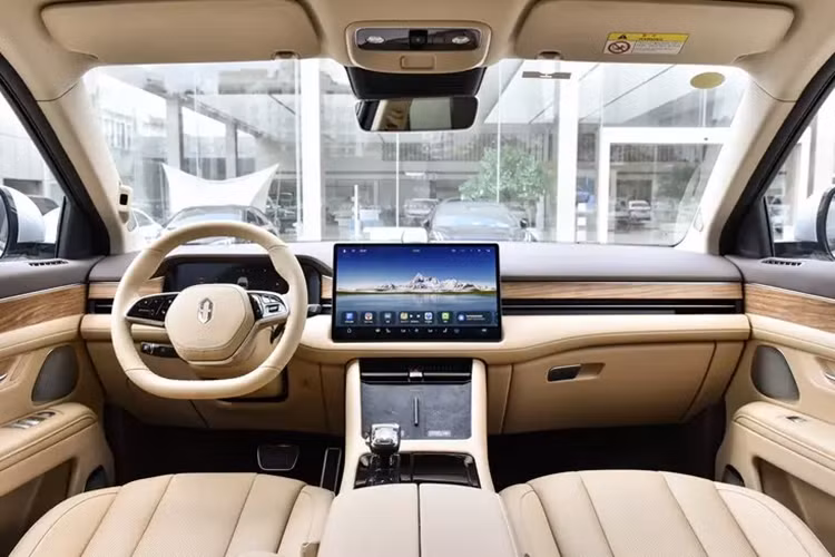 Nhưng đó chưa phải là kỷ lục ấn tượng, vì hôm nay, vào ngày 1/11/2023, thương hiệu Aito đã chính thức thông rằng Aito M7 2023 của họ, một chiếc SUV cỡ vừa và lớn, đã bán được hơn 80.000 chiếc trong 50 ngày kể từ khi ra mắt.