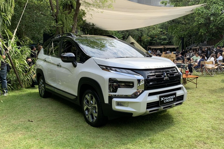Vào hôm 17/2/2023 vừa qua, hãng Mitsubishi đã chính thức giới thiệu phiên bản nâng cấp của mẫu MPV 7 chỗ Xpander Cross tại thị trường Thái Lan. Đây là thị trường tiếp theo đón nhận mẫu xe Mitsubishi Xpander Cross 2023 mới, sau Indonesia vào giữa năm ngoái.