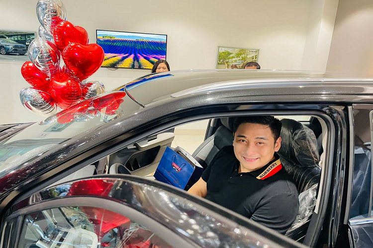 Mức sức mạnh này có thể được coi là hợp lý, khi sở hữu cấu hình tương đồng và thông số không hề thua kém bất kỳ đối thủ nào trong cùng phân khúc. Về an toàn, Toyota Veloz Cross sở hữu gói công nghệ Toyota Safety Sense với cảnh báo tiền va chạm PCS, cảnh báo lệch làn đường LDA,...