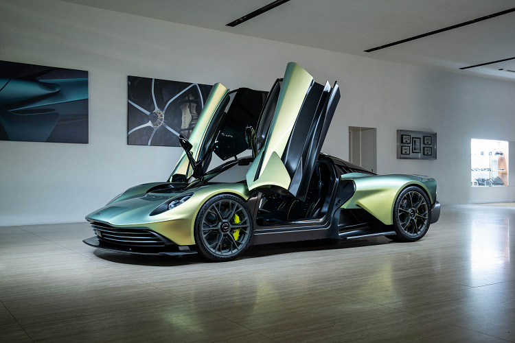 Thiết lập tiêu chuẩn tốt ưu về hiệu suất, khí động học và sự hưng phấn khi cầm lái, đồng thời thúc đẩy quá trình chuyển đổi hệ truyền động từ động cơ đốt trong đến hybrid và chuyển sang hệ thống truyền động hoàn toàn bằng điện.