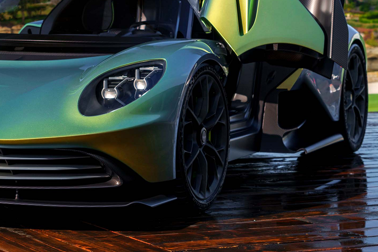 Đèn pha Full LED Matrix với chức năng thích ứng và hỗ trợ chùm sáng cao mang lại tầm nhìn tuyệt vời trong bóng tối. Hệ thống điều hòa không khí hai vùng mang lại sự thoải mái cao cho hành khách.