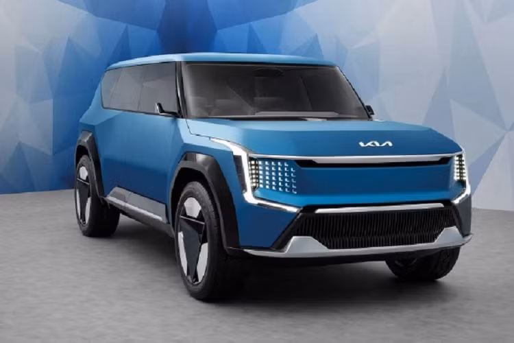 Phiên bản mạnh nhất được trang bị mô-tơ điện với công suất tối đa 400 mã lực và mô-men xoắn cực đại 651 Nm. Ngoài ra, xe còn có quãng đường di chuyển sau một lần sạc đầy pin dao động từ 354 - 418 km, tùy theo phiên bản.