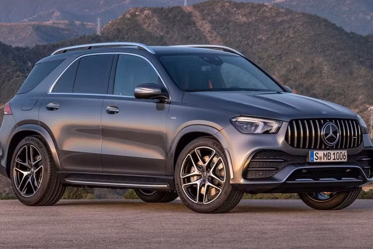  Mercedes-Benz GLE-Class: 65.050 xe Cũng như người anh em GLC, Mercedes-Benz GLE-Class chuẩn bị được nâng cấp ở thị trường Mỹ. Thay vì chờ bản nâng cấp, người Mỹ vẫn mua 65.050 chiếc Mercedes-Benz GLE-Class trong năm ngoái. Con số này bao gồm cả Mercedes-Benz GLE-Class thông thường và GLE Coupe.