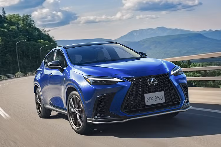 Ngoài ra, ở thế hệ mới, mẫu SUV này còn được thiết kế theo phong cách trưởng thành hơn và nhiều công nghệ hơn để có thể sánh ngang với những đối thủ châu Âu.