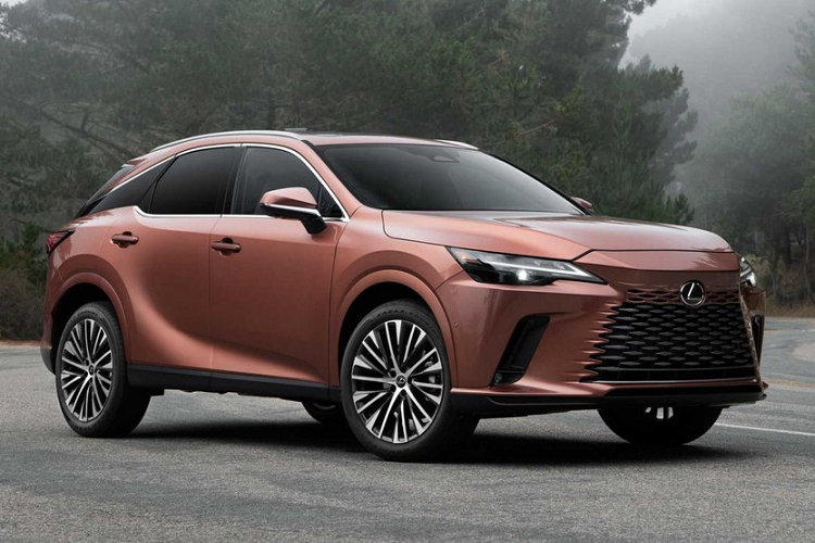  Lexus RX: 96.041 xe Nếu không tính Tesla thì Lexus RX chính là mẫu xe sang bán chạy nhất tại Mỹ trong năm ngoái. Đồng thời, đây cũng là mẫu xe bán chạy nhất của thương hiệu Lexus ở thị trường Mỹ. Trong năm ngoái, hãng Lexus đã bán được tổng cộng 96.041 chiếc SUV hạng sang RX cho khách hàng Mỹ.