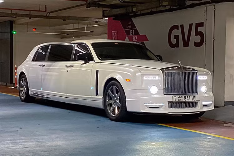 Chưa có thông tin chi tiết chính thức về thông số kỹ thuật, nhưng Rolls-Royce Phantom VII siêu sang này được trang bị động cơ V12 dung tích 6.75L, công suất 460 mã lực và mô-men xoắn 720 Nm. Đi kèm với động cơ này là hộp số 6 hoặc 8 cấp của ZF.