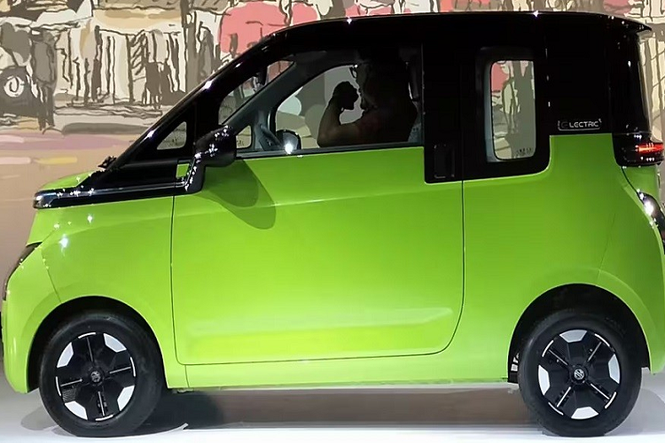 Hiện đại diện SMV chưa công bố danh tính của mẫu xe MG giá rẻ kể trên. Tuy nhiên, nhiều khả năng mẫu xe này chính là MG Comet EV - ôtô điện cỡ nhỏ đã ra mắt tại thị trường Ấn Độ vào hồi tháng 4 năm nay. Trong thời gian tới, thị trường Việt Nam sẽ đón nhận 3 mẫu ôtô điện cỡ nhỏ, thuộc phân khúc mini car, đó là Wuling Hongguang Mini EV, VinFast VF3 và Zhidou A01. Do đó, rất có thể MG cũng muốn tham gia vào phân khúc còn khá mới mẻ này ở Việt Nam.