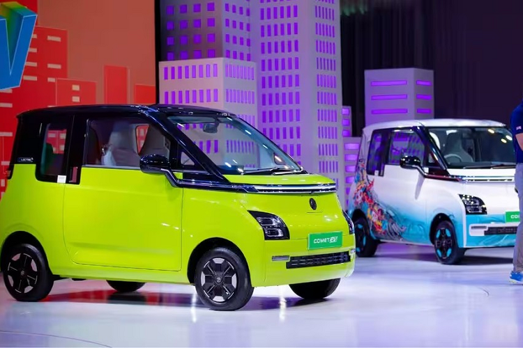 Mới đây, SAIC Motor Việt Nam (SMV) đã tổ chức buổi ra mắt tại Tp. HCM. SMV là công ty con trực thuộc Tập đoàn Công nghiệp ôtô Thượng Hải (SAIC Motor) của Trung Quốc. Theo công bố của SMV, kể từ ngày 1/7/2023, công ty này sẽ là đại diện chính thức điều hành và phân phối độc quyền thương hiệu MG tại Việt Nam, thay cho Tan Chong Motor.