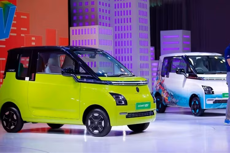 Mới đây, SAIC Motor Việt Nam (SMV) đã tổ chức buổi ra mắt tại Tp. HCM. SMV là công ty con trực thuộc Tập đoàn Công nghiệp ôtô Thượng Hải (SAIC Motor) của Trung Quốc. Theo công bố của SMV, kể từ ngày 1/7/2023, công ty này sẽ là đại diện chính thức điều hành và phân phối độc quyền thương hiệu MG tại Việt Nam, thay cho Tan Chong Motor.