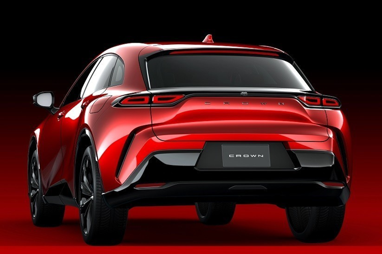 Ngoài ra, xe còn có vô lăng ba chấu, tích hợp các phím chức năng, điều hòa tự động đi kèm màn hình nhỏ, cần số điện tử, phanh tay điện tử, sạc điện thoại không dây, tự động giữ phanh tạm thời và ghế nhớ vị trí. Là phiên bản thể thao, nên xe cũng có nội thất mang hơi hướng cá tính, hiện đại như ghế xe thể thao được thiết kế ôm lấy thân người ngồi.