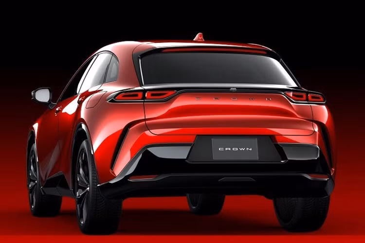 Ngoài ra, xe còn có vô lăng ba chấu, tích hợp các phím chức năng, điều hòa tự động đi kèm màn hình nhỏ, cần số điện tử, phanh tay điện tử, sạc điện thoại không dây, tự động giữ phanh tạm thời và ghế nhớ vị trí. Là phiên bản thể thao, nên xe cũng có nội thất mang hơi hướng cá tính, hiện đại như ghế xe thể thao được thiết kế ôm lấy thân người ngồi.