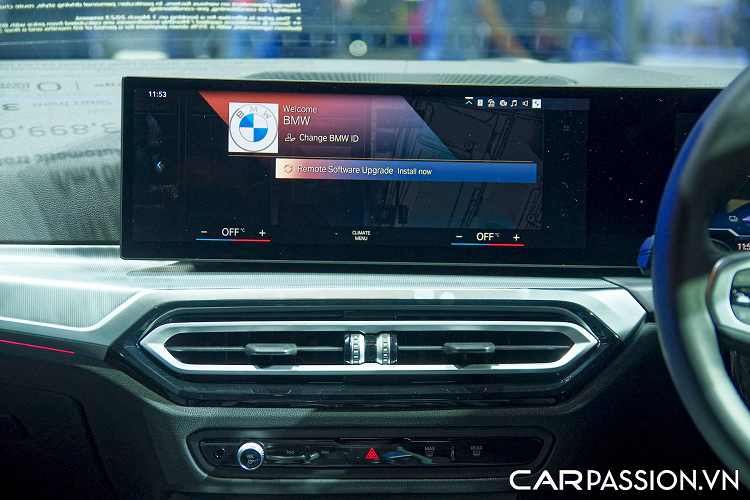 BMW i4 là mẫu xe đầu tiên được trang bị hệ điều hành thông minh BMW iDrive 8 mới với các tính năng mới, giao diện hiện đại hơn, công nghệ thông minh, từ đó trở thành một dụng cụ giúp cá nhân hóa và hỗ trợ người dùng một cách tối đa trong việc sử dụng chiếc xe của mình.