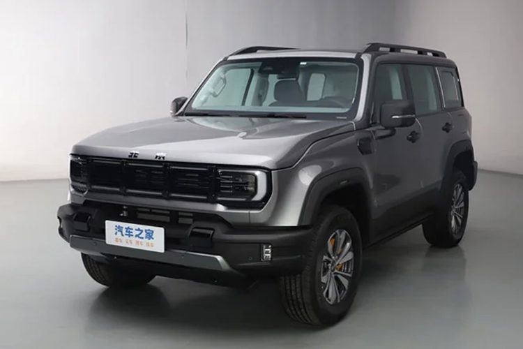 Có vẻ như thế hệ thứ hai của BJ40 nhằm mục đích bắt đầu một kỷ nguyên mới của dòng xe địa hình BAIC và trở thành mẫu xe bán chạy nhất của thương hiệu. Quá trình sản xuất hàng loạt bắt đầu vào ngày 31 tháng 10.