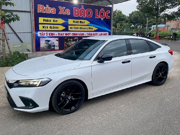 Mua Honda Civic RS bi lech mau son, khach hang duoc doi xe moi-Hinh-3