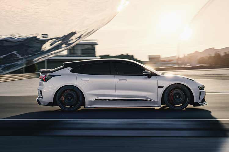 Hệ thống toàn diện, công suất tối đa của xe đạt mức 1.300 mã lực và thời gian tăng tốc từ vị trí xuất phát lên 100 km/h chỉ là 2,02 giây, nhanh hơn rất nhiều các siêu phẩm megacar như Bugatti Chiron và Koenigsegg Regera cùng có 2,5 giây.