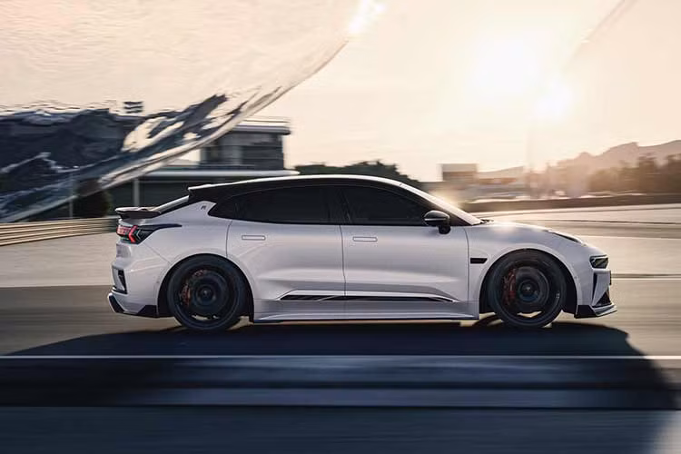 Hệ thống toàn diện, công suất tối đa của xe đạt mức 1.300 mã lực và thời gian tăng tốc từ vị trí xuất phát lên 100 km/h chỉ là 2,02 giây, nhanh hơn rất nhiều các siêu phẩm megacar như Bugatti Chiron và Koenigsegg Regera cùng có 2,5 giây.