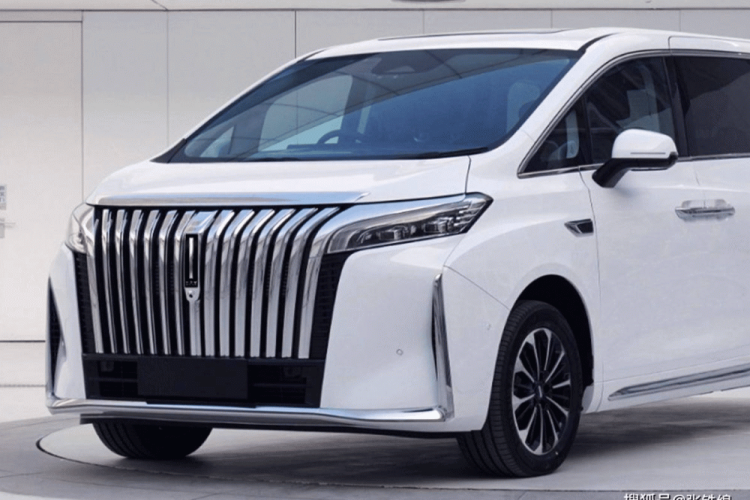 Khi cắm trại, chiếc xe MPV Wey Gaoshan cũng có thể sạc cho nhiều thiết bị như tivi, điện thoại, laptop... trong 10 tiếng đồng hồ. Thông số sức mạnh của 2 bản cao nhất chưa được tiết lộ, nhưng có thể chạy được quãng đường dài 160 km mà chỉ dùng động cơ điện.