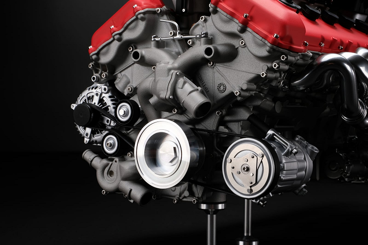 "Đây có thể là động cơ hút khí tự nhiên cuối cùng của Ferrari và chúng tôi rất vui được hợp tác cùng các nhóm thiết kế và kỹ thuật tại Ferrari để nắm bắt phần lịch sử ô tô hiện đại này và thể hiện nó ở tỷ lệ 1:4".