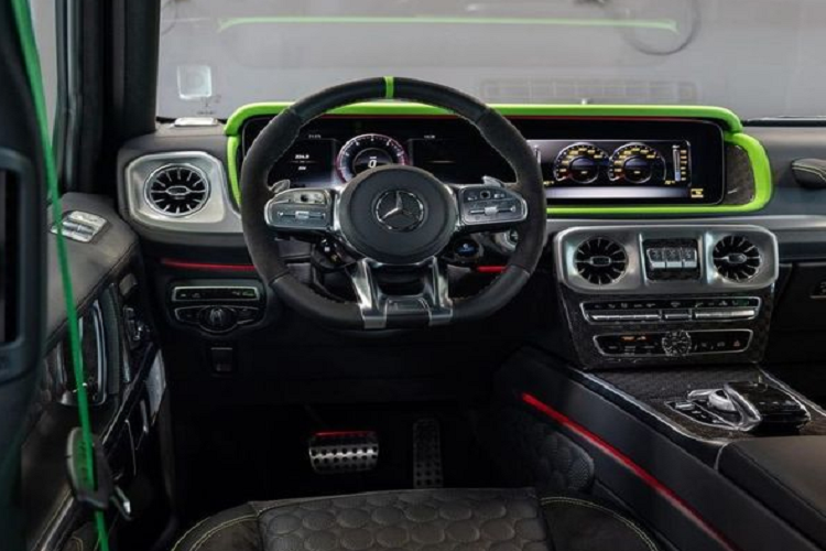 Mẫu xe độ của HOFELE cũng được trang bị bậc lên xuống tự động, giúp việc ra vào chiếc SUV trở lên dễ dàng hơn. Ngoài ra, xe còn có bộ mâm mang thiết kế độc quyền của hãng độ đến từ Đức. 