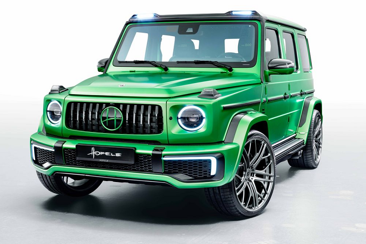 Mới đây, HOLEFE đã giới thiệu gói nâng cấp Evolution dành cho dòng xe Mercedes-Benz G-Class thế hệ W463A. Với gói độ này, chiếc G-Class đã có một ngoại hình trẻ trung và cá tính hơn với ngoại thất màu xanh lá đặc biệt, dễ làm nhiều người liên tưởng đến các mẫu siêu xe của Lamborghini.