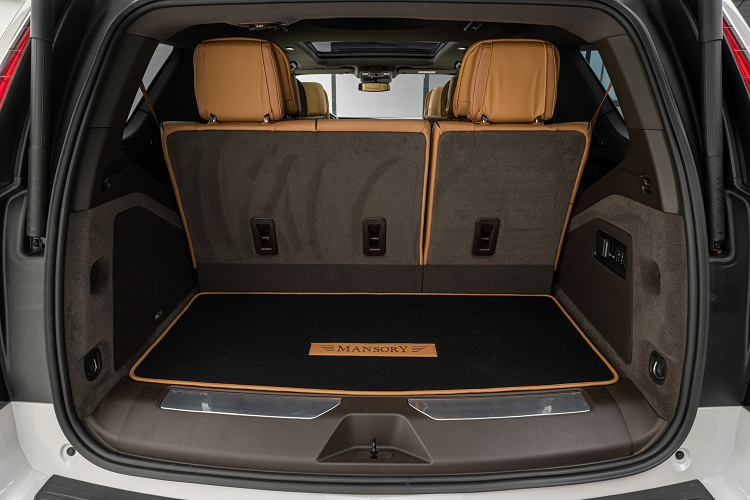 Hiện tại Mansory không tiết lộ chi phí tạo nên gói độ này nhưng chắc chắn không hề rẻ. Trong thời gian tới, Mansory sẽ nâng cấp phiên bản hiệu năng cao của Escalade-V.