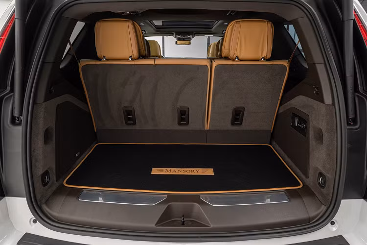 Hiện tại Mansory không tiết lộ chi phí tạo nên gói độ này nhưng chắc chắn không hề rẻ. Trong thời gian tới, Mansory sẽ nâng cấp phiên bản hiệu năng cao của Escalade-V.