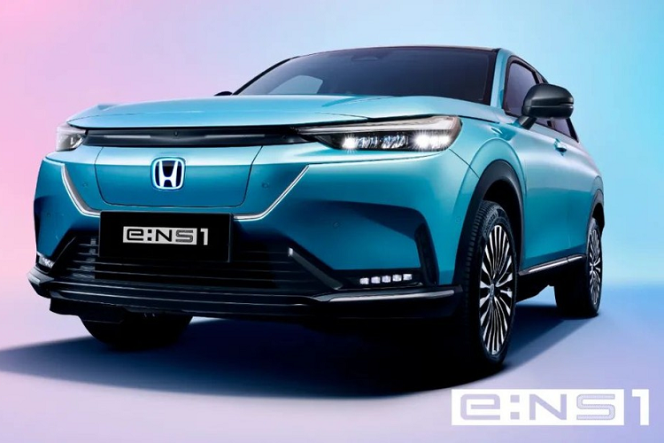 Trong triển lãm Motor Expo 2022 diễn ra tại Thái Lan vào cuối năm ngoái, hãng Honda đã mang mẫu xe concept SUV e:Prototype đến trưng bày. Honda HR-V chạy điện này chính là phiên bản concept của 2 mẫu SUV điện Honda e:NS1 và e:NP1 đang bán tại thị trường Trung Quốc.