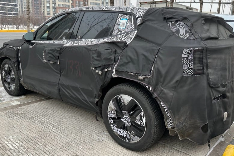 Volvo EX30 sẽ chính thức ra mắt vào ngày 7/6 tới đây và dự kiến có mặt tại các đại lý từ cuối năm nay.