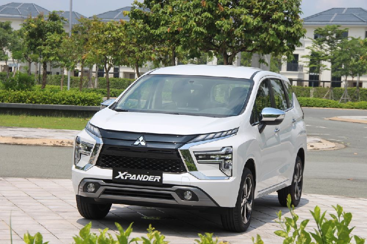  Mitsubishi Xpander Trong top xe ôtô dưới 1 tỷ đồng tại Việt Nam - mẫu MPV “quốc dân” Mitsubishi Xpander là một trong những cái tên thường được cân nhắc khi chọn mua xe cho gia đình. Bất chấp áp lực cạnh tranh ngày càng lớn trong phân khúc MPV khi ngày càng có nhiều “tân binh” được trình làng, chiếc xe mang thương hiệu Mitsubishi vẫn duy trì được phong độ, tạo sức hút lớn với người tiêu dùng.