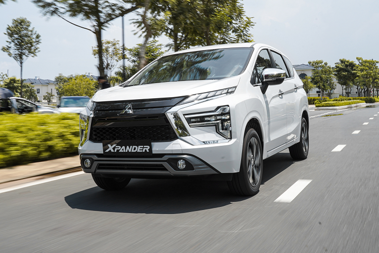Mitsubishi Xpander 2022 mới hiện được phân phối tại Việt Nam với 4 phiên bản là MT, AT, AT Premium và Xpander Cross, giá bán của xe dao động từ 555-688 triệu đồng.