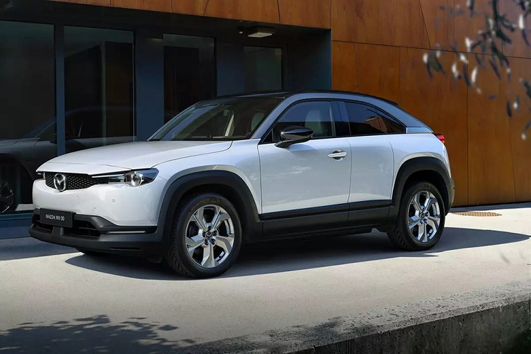 Ban kem ca VinFast VF8 tai My, oto dien Mazda MX-30 EV bi “khai tu“