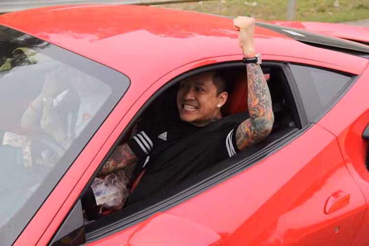 Trong thông báo của mình, Tuấn Hưng cũng tiết lộ hành trình siêu xe này sẽ có tên mới là Car Passion Legend, ngoài ra các thành viên dự kiến tham dự tour đầu tiên của Car Passion Legend cũng được nam ca sĩ tiết lộ có cả Cường Đô la, Minh Nhựa hay Hoàng Kim Khánh.