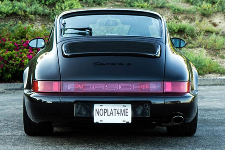 Giờ đây, người dân sinh sống tại bang này không còn được áp dụng luật này nữa, hiện chính quyền đã chỉnh sửa lại luật và yêu cầu mọi chiếc xe đều phải có biển số đi kèm.