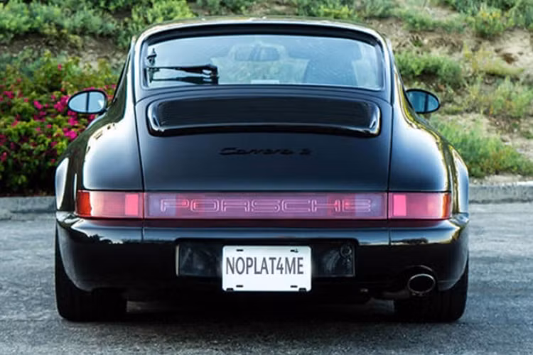 Giờ đây, người dân sinh sống tại bang này không còn được áp dụng luật này nữa, hiện chính quyền đã chỉnh sửa lại luật và yêu cầu mọi chiếc xe đều phải có biển số đi kèm.