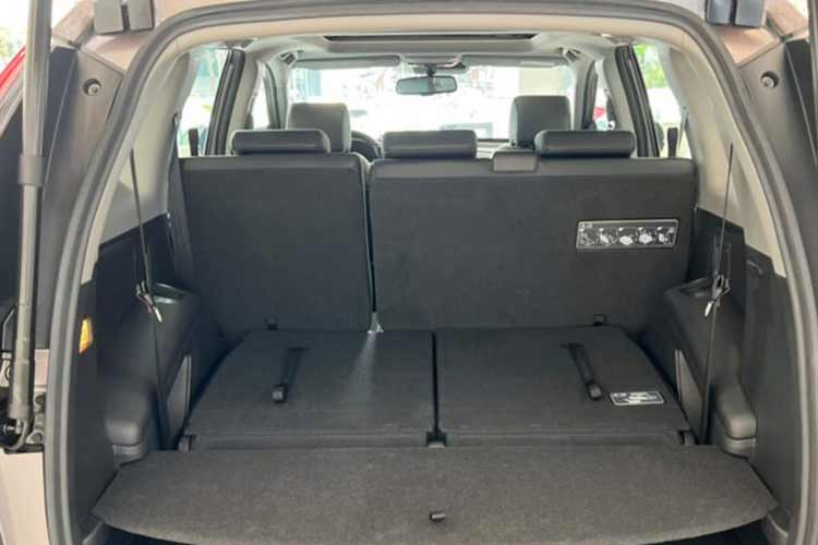 Honda CR-V 2022 sử dụng động cơ tăng áp VTEC 4 xy-lanh thẳng hàng , dung tích 1.5L cho ra công suất 188 mã lực tại 5.600 vòng/phút và mô-men xoắn 240 Nm tại 2.000-5.000 vòng/phút. Động cơ trên kết nối với hộp số tự động vô cấp CVT và hệ dẫn động cầu trước.