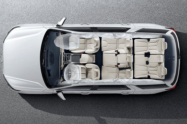 Ngoài ra, Hyundai Palisade thế hệ mới còn có hệ thống hỗ trợ giữ làn đường, hỗ trợ bám làn đường, cảnh báo điểm mù, hỗ trợ tránh va chạm với phương tiện cắt ngang khi lùi, camera 360 độ và cảnh báo khoảng cách đỗ xe khi tiến/lùi.