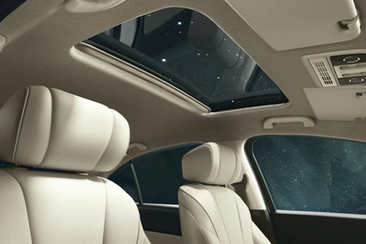 Gói công nghệ này bao gồm hệ thống kiểm soát hành trình thích ứng, hỗ trợ giữ làn đường, giảm thiểu lệch làn đường, đèn pha tự động và phanh khẩn cấp tự động.