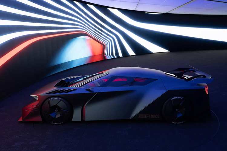 Xe sở hữu thiết kế sắc sảo với những đường nét hình học táo bạo thể hiện sự chăm chút đối với di sản hiệu năng cao của Nissan. Hyper Force Concept được phát triển với nhiều ý kiến đóng góp từ đội đua Nismo, trông như được đẽo ra từ một khối liền mạch, tối ưu được tính khí động học, giảm đáng kể lực cản của gió.