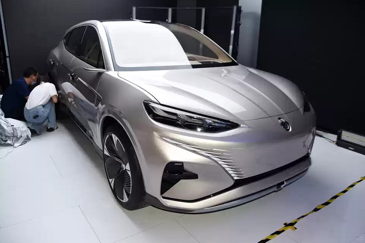 Thực hiện kiểm soát nhiệt độ pin + bổ sung năng lượng không giới hạn và giải quyết các điểm khó khăn hiện tại của năng lượng mới các phương tiện như sạc chậm ở nhiệt độ thấp và suy giảm tuổi thọ pin nghiêm trọng.