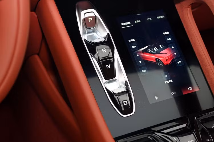 Hiện giá bán cụ thể của MG Cyberster chưa được công bố. Chỉ biết rằng, xe sẽ được bán ở một số thị trường như Trung Quốc và Anh. Ở thị trường Trung Quốc, giá xe MG Cyberster 2024 dự kiến bán ra khoảng 33.000 - 37.000 USD.