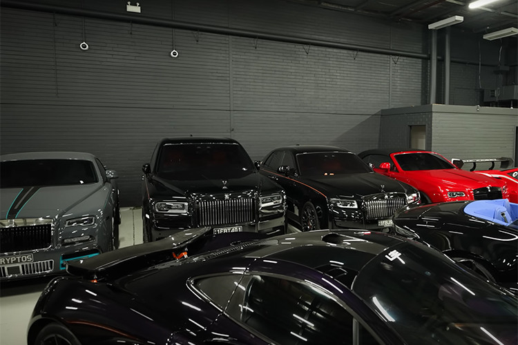 Không giống như nhiều nhà sưu tập khác, Escalante không chỉ để xe của mình mục nát trong nhà kho, thay vào đó, anh ấy thường xuyên lái chúng và còn hào phóng cho bạn bè trải nghiệm.