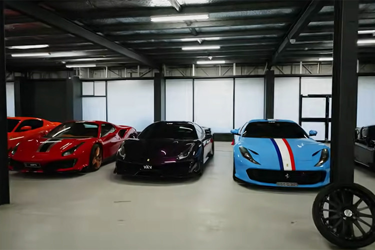 Bất cứ khi nào có một cuộc gặp gỡ siêu xe nào đó ở Perth, Laurence Escalante sẽ có mặt ở đó với 1 hay vài chiếc siêu xe của mình sở hữu để gặp gỡ những người có cùng tầng số đam mê tốc độ.